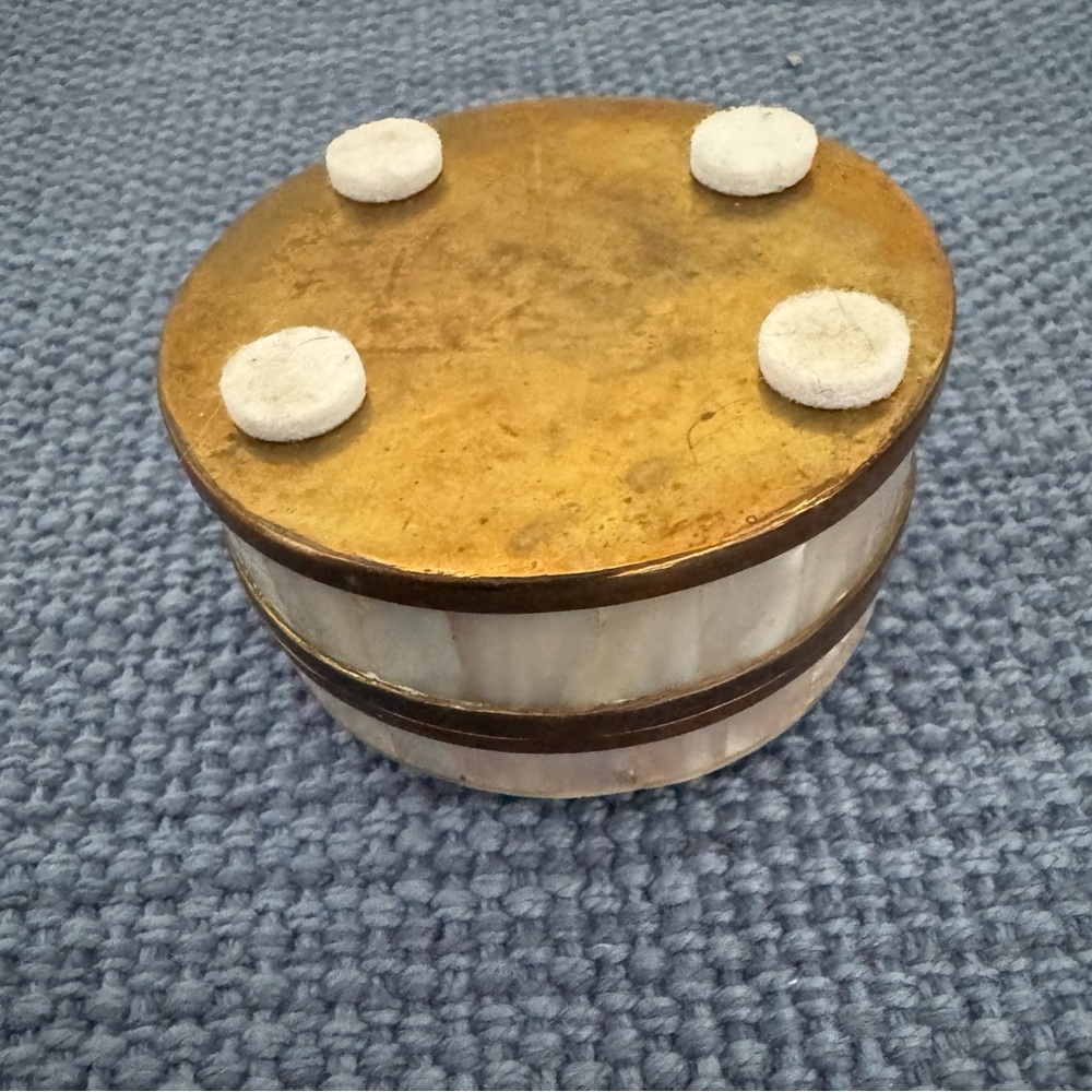 Vintage Mother of Pearl & Brass Round Trinket Box - Picture 6 of 7
